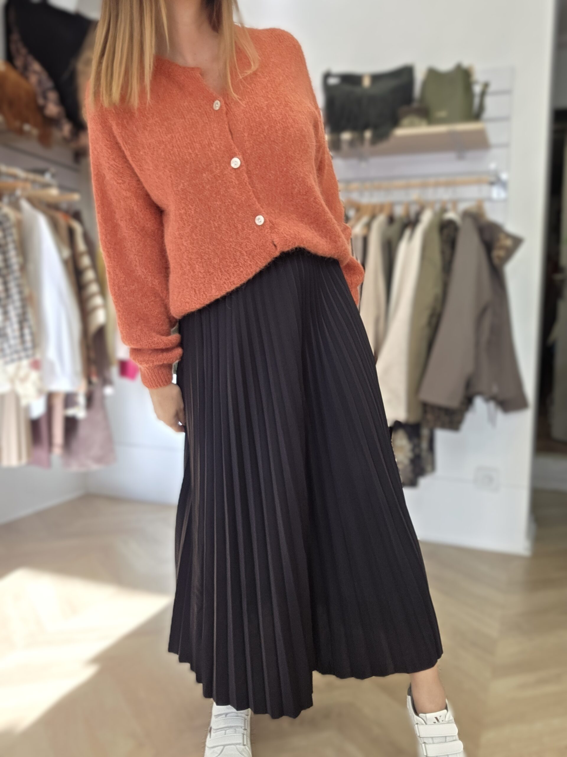 Jupe plissée Eugenie noir – Image 2