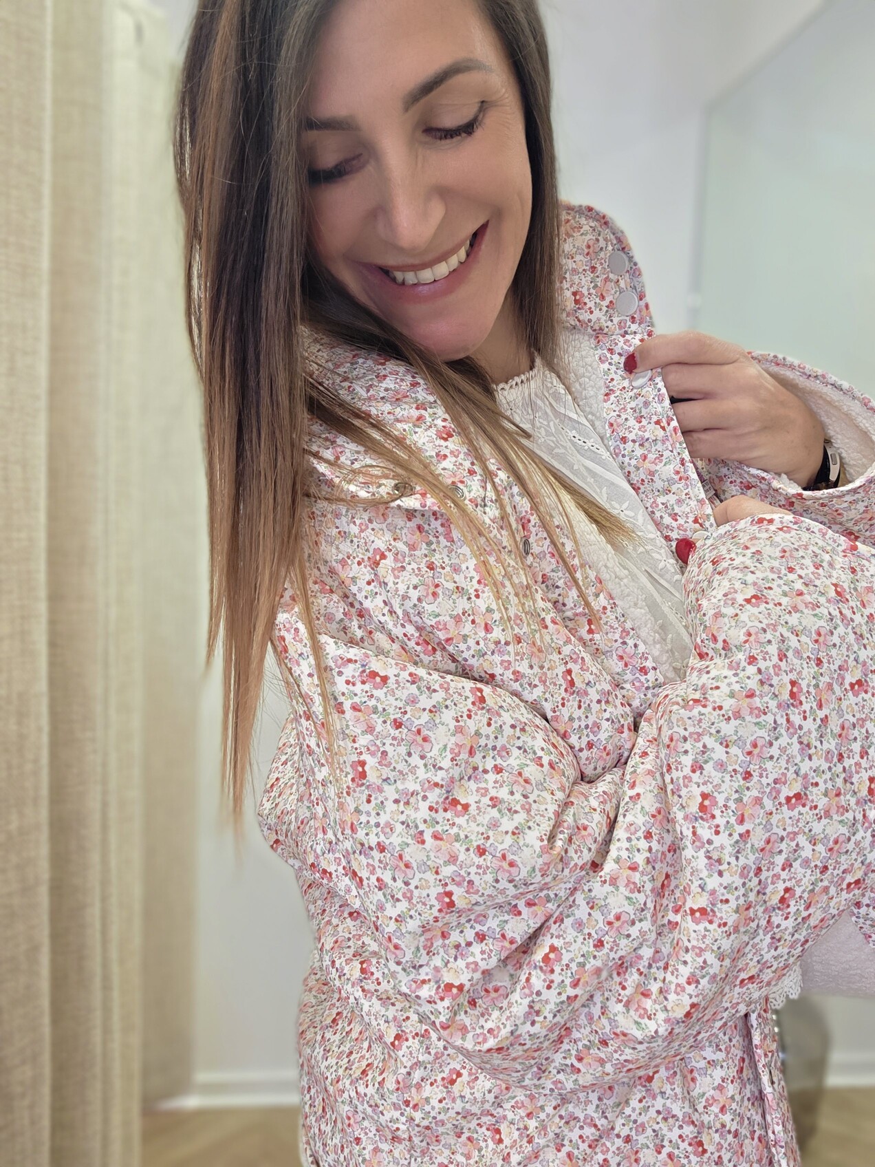 Veste Bear réversible côté imprimé fleuri rose portée taille SM