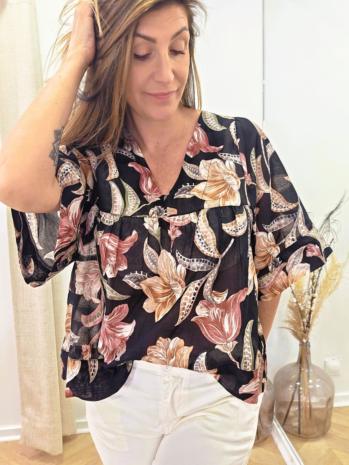 Blouse Catalina en voile de coton imprimé noir et fleurs 🇮🇹