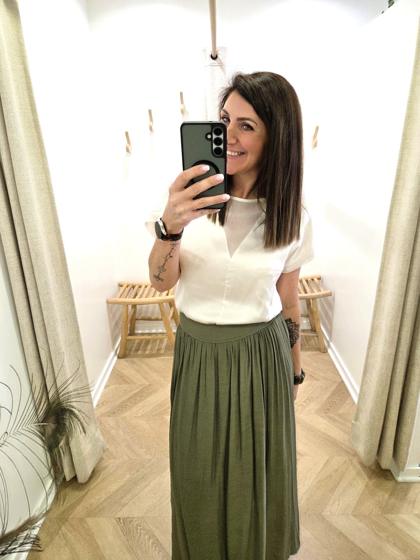 Jupe Vinciane en viscose kaki fluide – Image 6