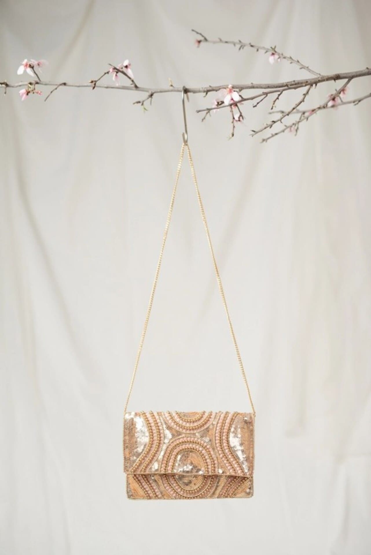 Pochette perlée rose